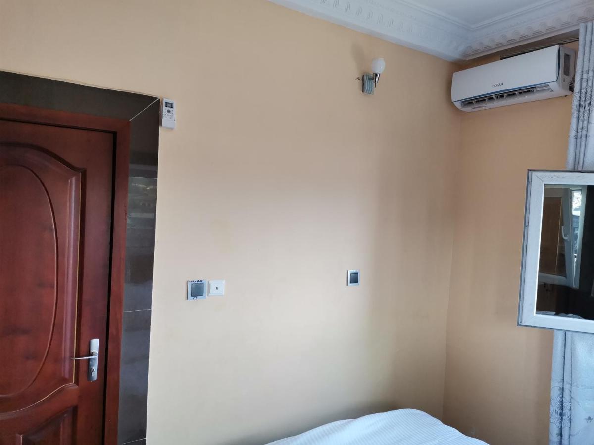 Residence Hoteliere Mb-202 C Douala Ngoại thất bức ảnh